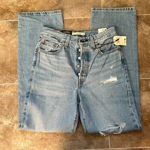 NWT Levi’s Premium Ribcage Straight Ankle Jeans Size 27